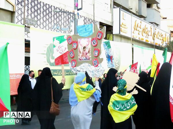 ۳۱۳ هزار جان‌فدا؛ روایت حماسه‌ای که در قاب‌ها ماندگار شد