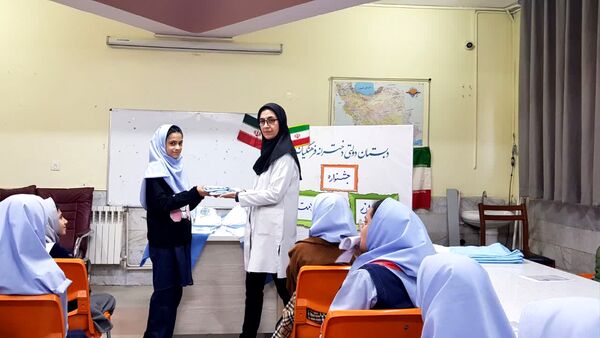 افتتاحیه سفیران سلامت در دبستان دخترانه فرهنگیان ۲