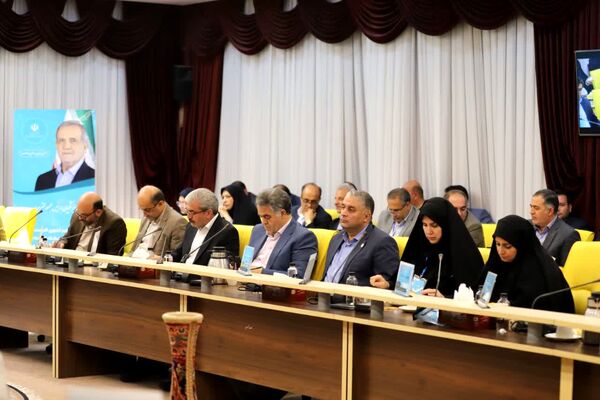 نشست مشترک کمیسیون آموزش، تحقیقات و فناوری مجلس با وزیر آموزش و پرورش 