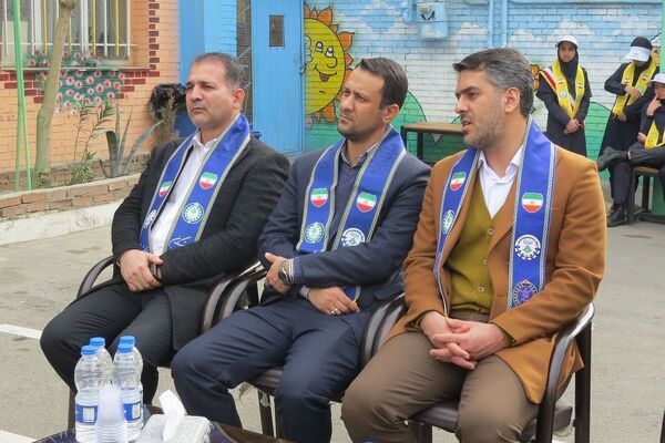 فجر دانش آموزی در قلبِ ری