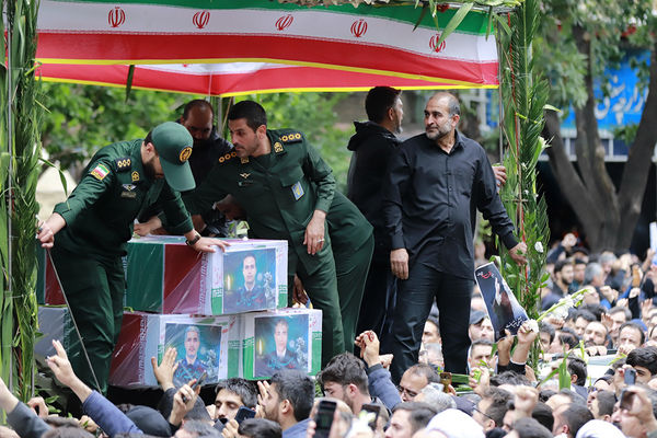 تشییع پیکر شهدای خدمت در تبریز