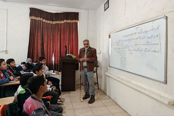 توانمندسازی یاورمربیان پسر مقطع ابتدایی در ناحیه چهار شیراز 