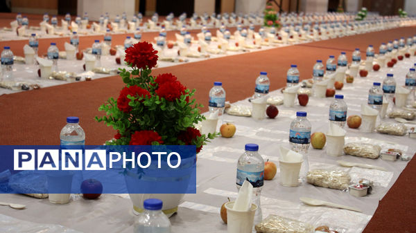 همایش 1100 نفری روزه اولی‌ها در حرم حضرت معصومه(س)