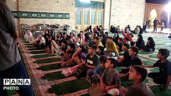 غرفه دهه نودی ها در صد و بیست و  چهارمین شب 