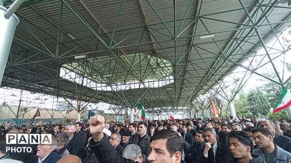 مراسم خاکسپاری با شکوه شهیدان سرافراز سرگرد محمد روزبهانی.علی شعبان و سید محمد رضا گدازگر