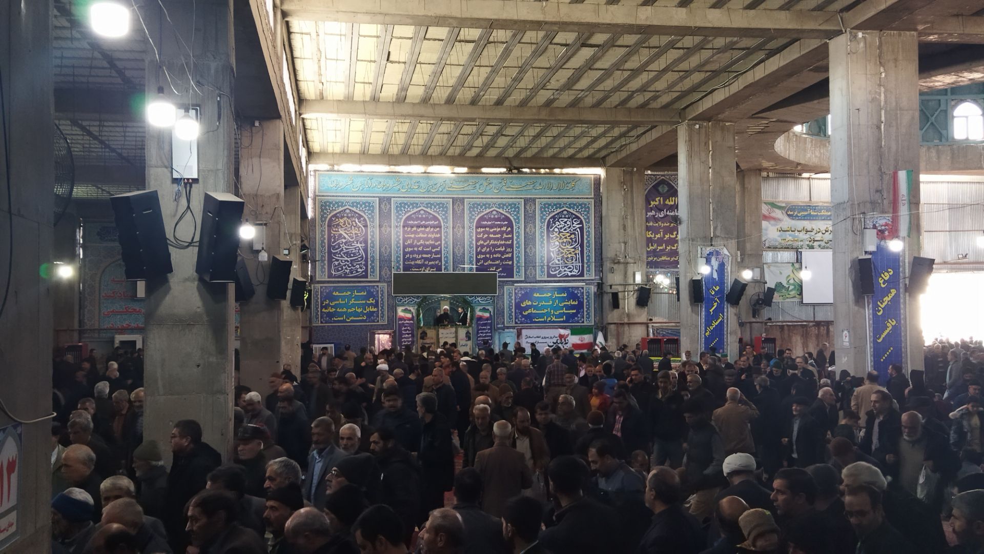 اقامه نماز عبادی سیاسی جمعه همزمان با ایام دهه فجر و اعیاد شعبانیه 