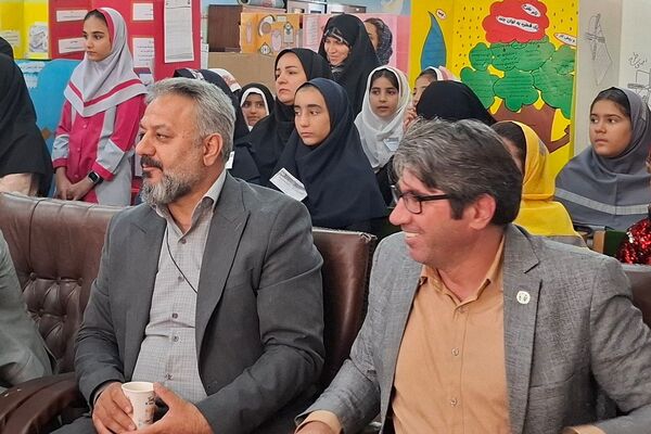 نمایشگاه طرح جابربن‌حیان در دبستان حضرت معصومه (س) بهارستان‌۲