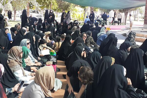  مراسم ختم دعای عرفه کنار مزار شهدای گمنام نسیم شهر 