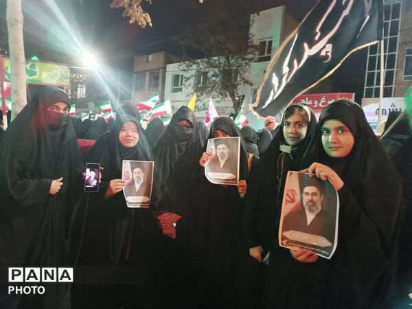 راهپیمایی شبانه در شهرستان باخرز