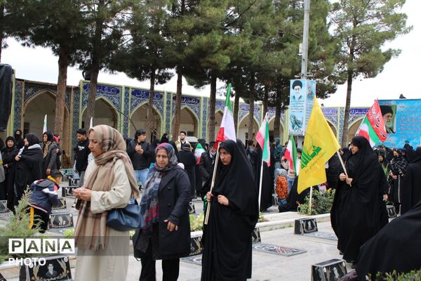 وداع با پیکر مطهر شهید فرشاد بنام در گلزار شهدا نیشابور 