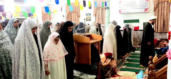مراسم اعتکاف مادر دختری در مسجد صاحب الزمان آشخانه