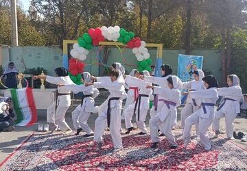  افتتاحیه المپیاد ورزشی درون مدرسه‌ای دبستان دخترانه بعثت۲