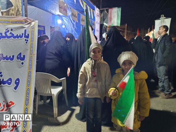 بلوار فضل، صحنه عشق و ارادت ملت به رهبر در شبی دیگر