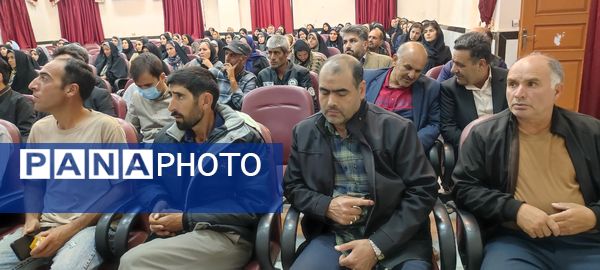 انتخابات انجمن و اولیا و مربیان مدرسه نمونه دولتی فرزانگان شهرستان شیروان 