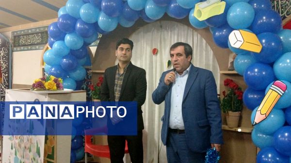 نواختن زنگ شکوفه‌ها در دبستان شاهد پسران شهرستان محمودآباد