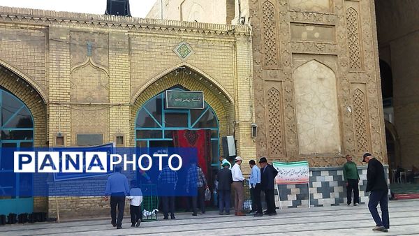 برگزاری نماز جمعه در آغاز هفته بسیج دانش آموزی با حضور دانش آموزان بسیجی نیشابور