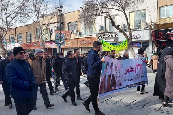 زنده کردن یاد و خاطره بهار 57 در دل سرمای زمستان
