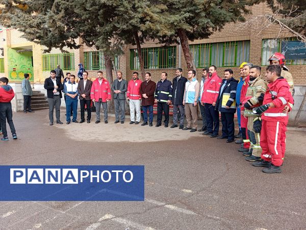 بیست و ششمین مانور سراسری زلزله در مدرسه امام جعفر صادق (ع) شهرستان پردیس