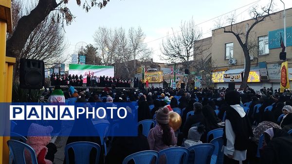 جشن میلاد حضرت مهدی ( عج) و اعیاد شعبانیه در خیابان امام خمینی نیشابور 