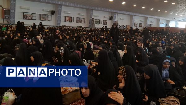 اعزام دختران مشهدی به سرزمین راهیان نور