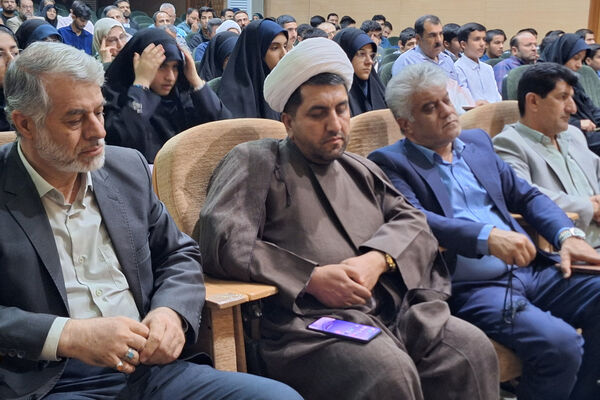 تقدیر از چهره های روشن در محفل ایمان 