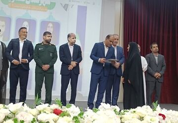 بزرگداشت مقام معلم و تجلیل از معلمان نمونه شهرستان عسلویه