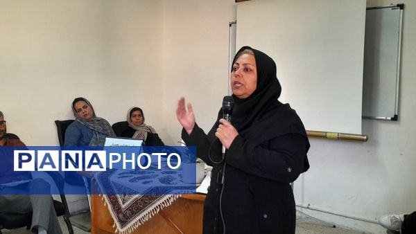 اولین جلسه مجمع انجمن اولیا و مربیان دبیرستان مخدره مرآتی