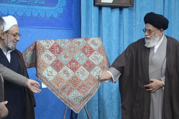 رونمایی کتاب «صبحی که در راه است» 