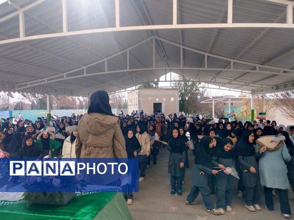 جشن میلاد امام زمان(عج) در دبستان فرهنگ فرازمند