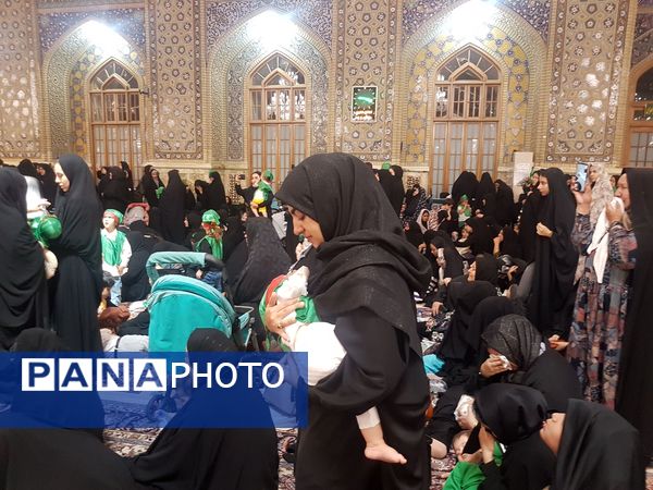 برگزاری بزرگترین اجتماع شیرخوارگان حسینی در حرم مطهر رضوی