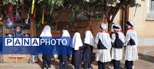 همزمان با سی و یکم شهریور ماه  زنگ شکوفه ها در مدارس باخرز به صدا درآمد