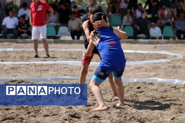 مسابقات کشوری انتخابی تیم ملی کُشتی ساحلی در بناب