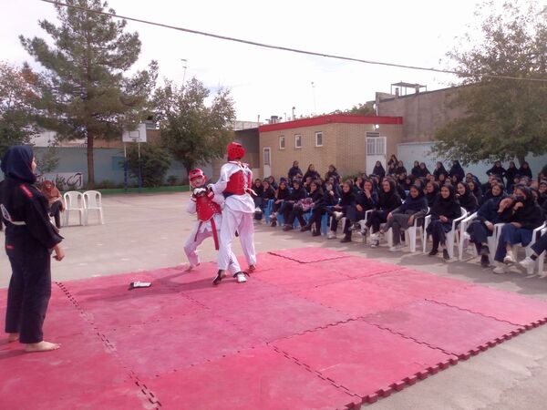 المپیاد‌ ورزشی درون مدرسه ای در دبیرستان فاطمیه