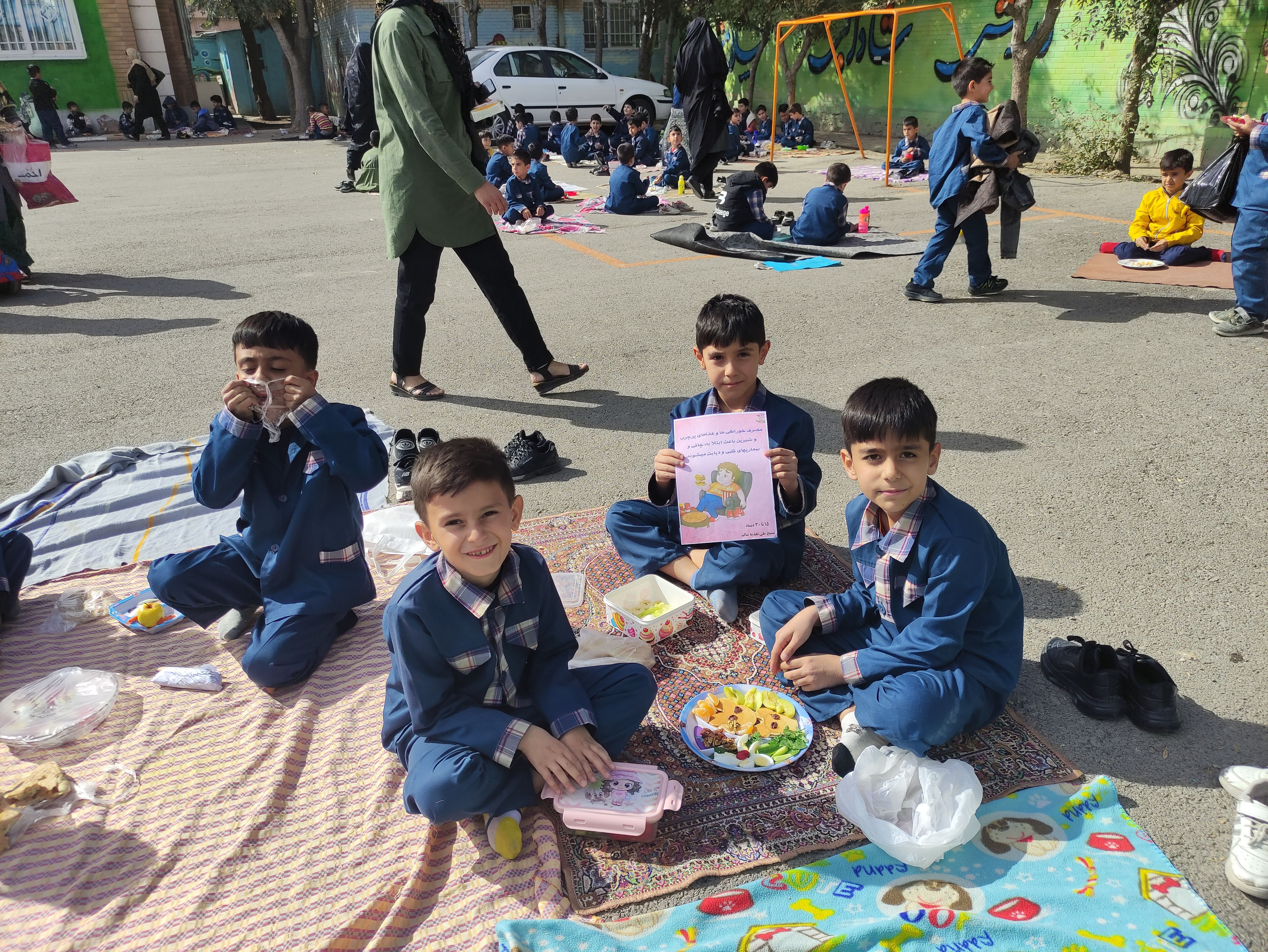 صبحانه سلامت در دبستان هیأت امنایی قرآنی مبین شهرستان شیروان