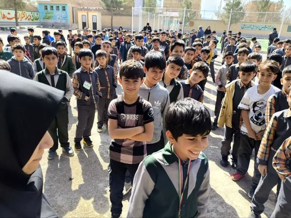 برگزاری مراسم تقدیر واهدای جایزه به دانش آموزان دبستان شهید پسندیده فدافن