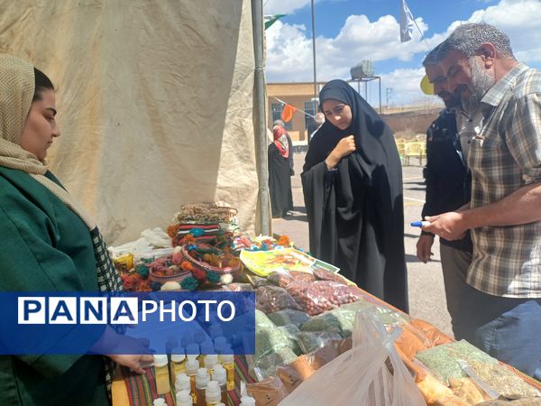 جشنواره و نمایشگاه بومی و محلی بهار در بهار روستای جندابه