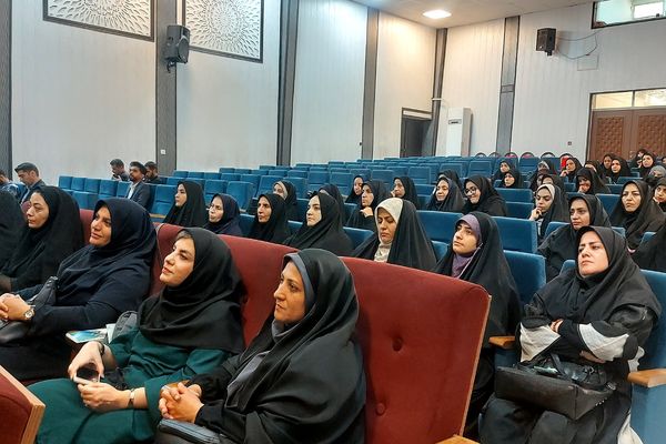 مراسم تجلیل از معاونین پرورشی، مربیان تربیتی و مشاورین مدارس منطقه کهریزک 