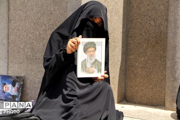 آخرین وداع با قائد شهید: پیکر مطهر آیت‌الله سیدعلی‌خامنه‌ای در میان سیل عاشقان به مصلی تهران رسید 