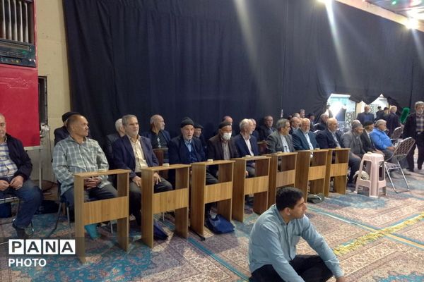 نماز جمعه شهرستان پیشوا؛ تجلیل و تکریم جایگاه امور تربیتی پس از خطبه‌ها