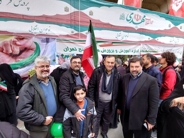 حضور حماسی منطقه ۵ در راهپیمایی ۲۲ بهمن
