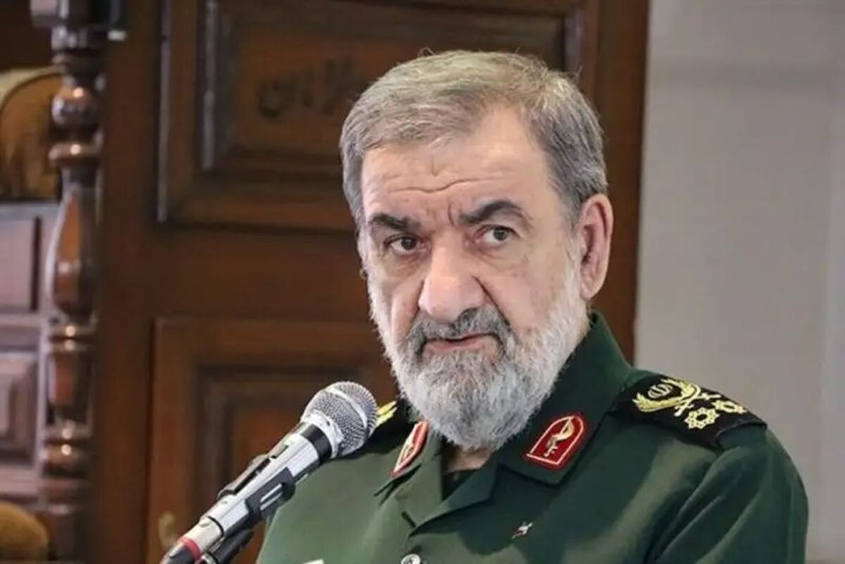 حضور مردم در خیابان‌ها قوت قلب نیروهای مسلح است