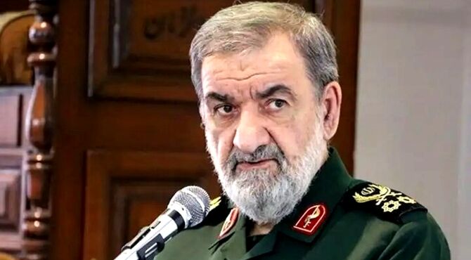 حضور مردم در خیابان‌ها قوت قلب نیروهای مسلح است