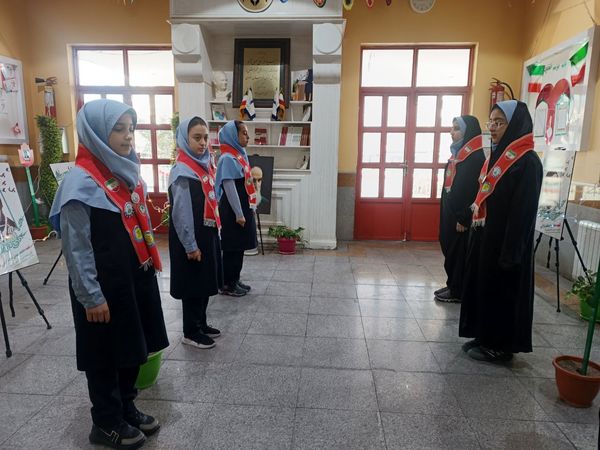 زنگ انقلاب در دبستان آرمینه مصلی‌نژاد
