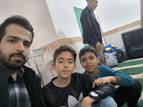 حضور مدیر و معاون دبستان شهید پسندیده فدافن در جمع نوجوانان معتکف مسجد صاحب الزمان(ع)