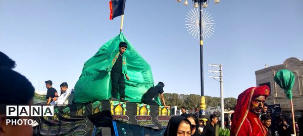 ورود باشکوه کاروان بنی اسد (ع) و نخل بزرگ فدافن به میعاد گاه عاشقان 