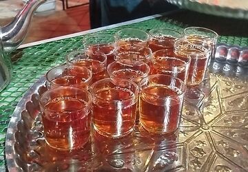فعالیت چایخانه حضرت زهرا س در مسجد جامع نیشابور 