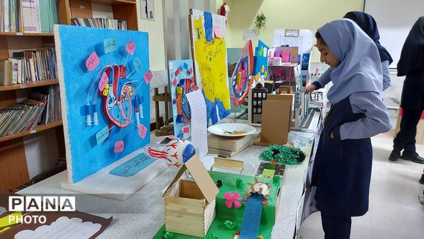 نمایشگاه جابربن‌ حیان در دبستان دخترانه فرهنگیان ۲ 