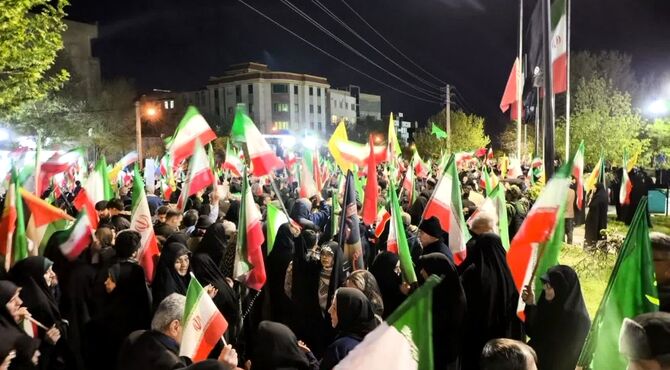 مردمی که تا آخرین قطره خون پای آرمان‌های انقلاب اسلامی ایستاده‌اند