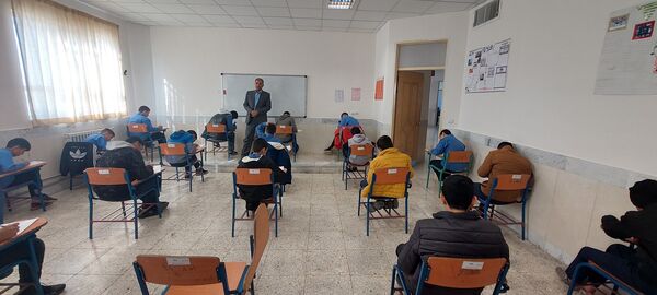 برگزاری امتحانات نوبت اول دبیرستان مرحوم اسماعیلی