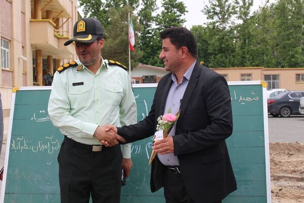 تجلیل از معلمان اداره آموزش و پرورش با حضور خادمان اجرایی و انتظامی شهرستان نظرآباد